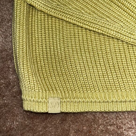 NWOT Lululemon Ribbed Turtleneck Sweater Dew Green Size M/L Cashmere/Cashlu - Picture 9 of 10